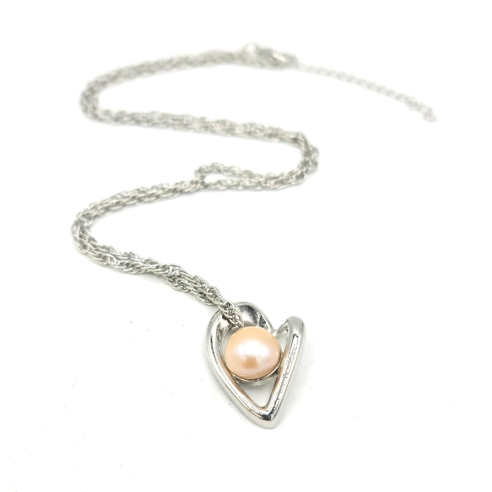 Red Velvet Bijoux Freshwater Pearl Floating Heart Pendant Necklace New NIP